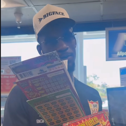 你小子🤣巴特勒去便利店精挑细选买了一大堆刮刮乐💸