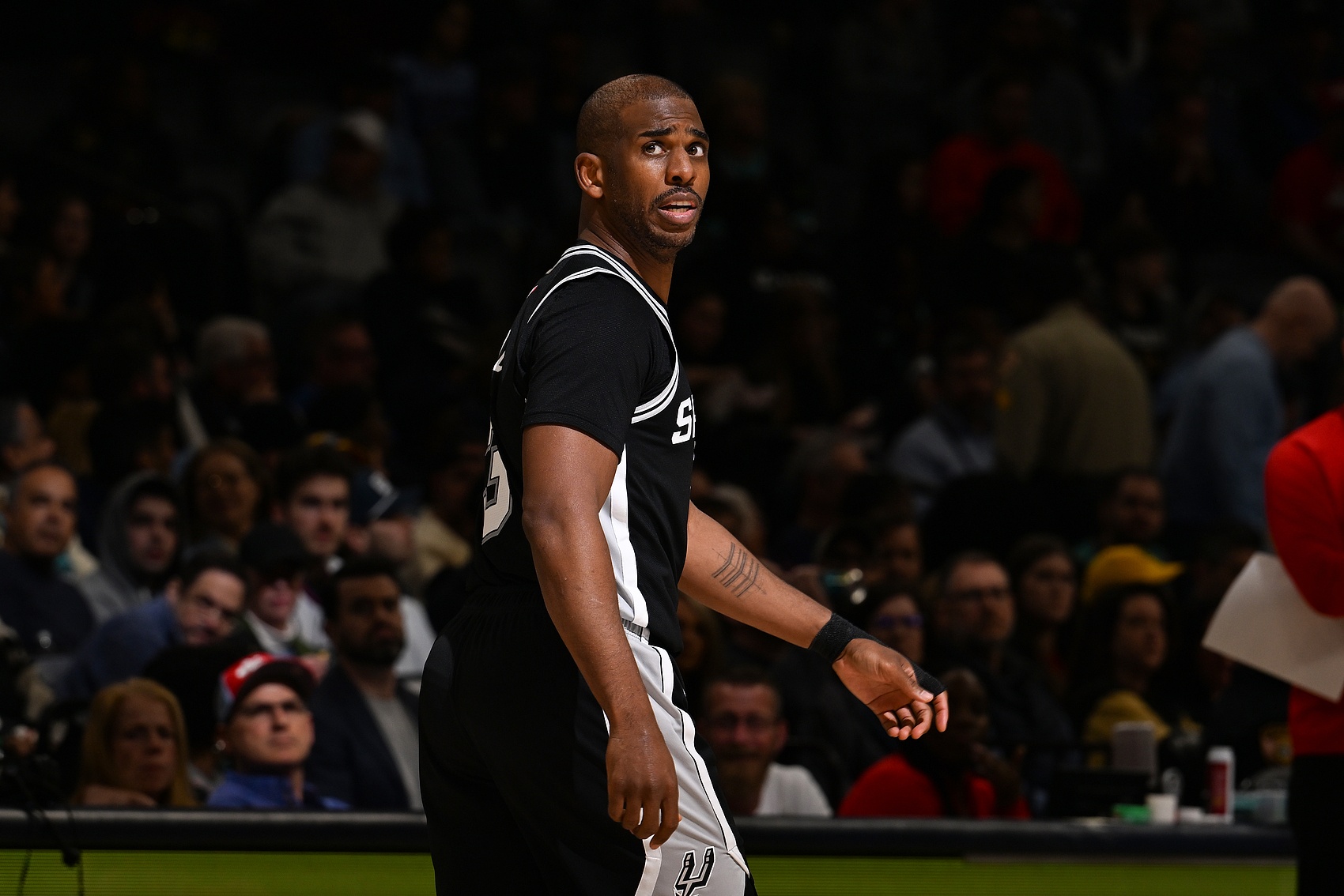 开云APP-保罗：更衣室多数人都在聊车音乐和女人 我们必须让理财成为常态