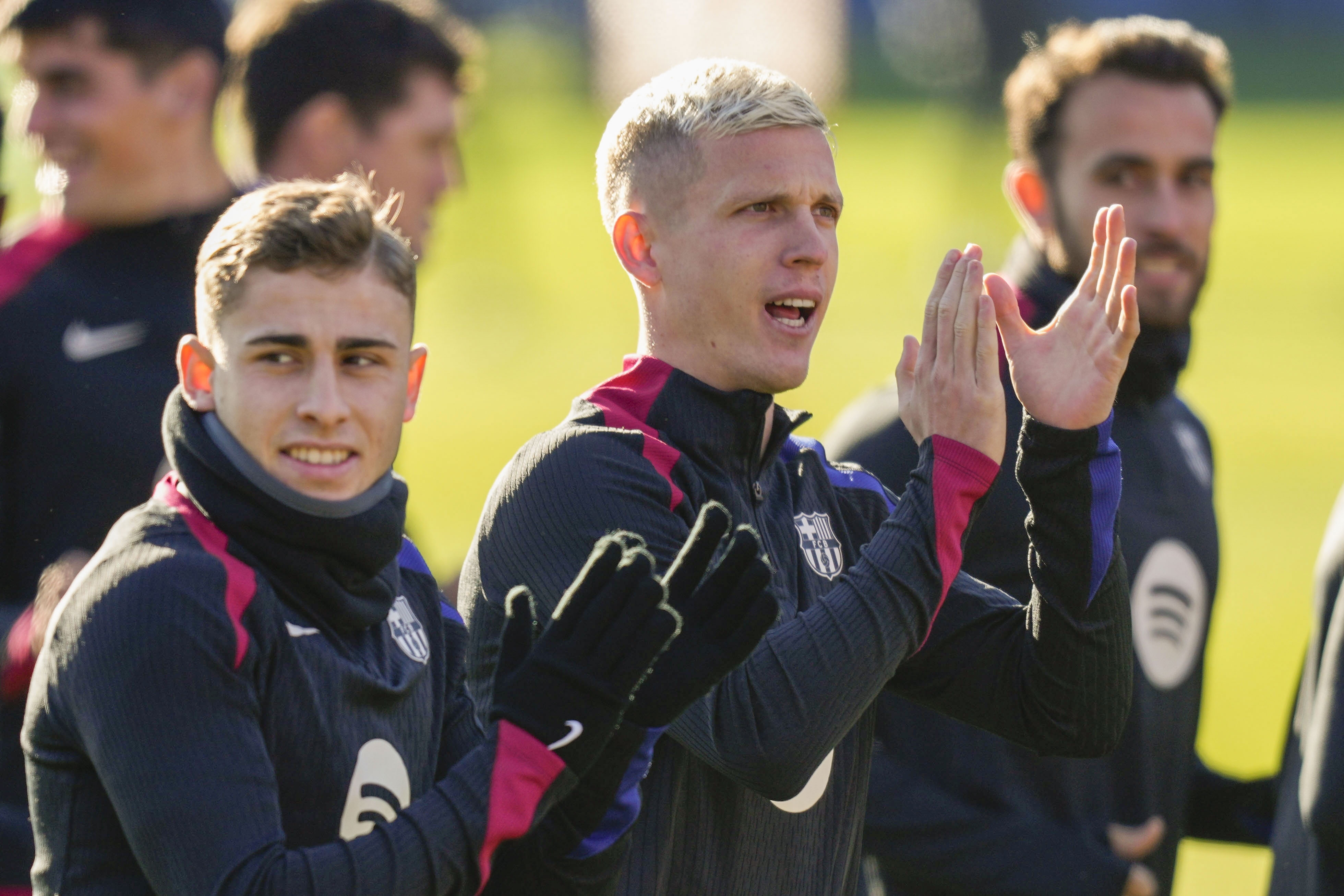 每体：费尔明与奥尔莫位置重叠但风格迥异，两人竞争一个首发名额