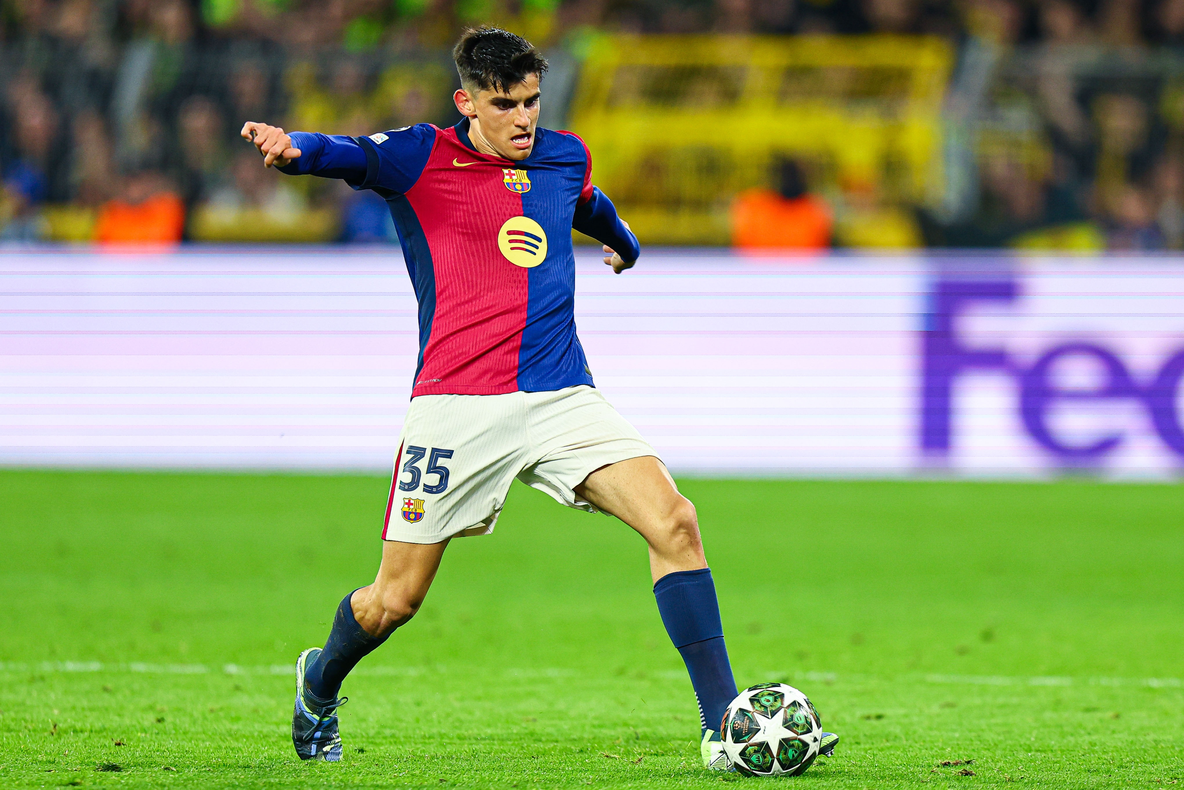 开云-马卡报：巴萨首要任务注册什琴斯尼，但也在推进注册杰拉德-马丁