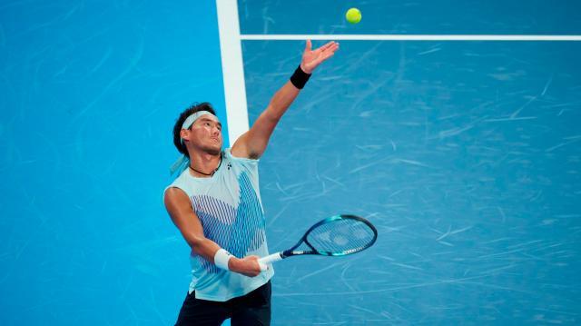 kaiyun-布云朝克特发球飙车扫飞小球戏精 晋级杭州赛次轮