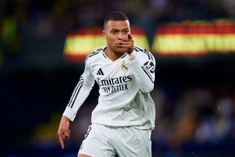 开云体育-波切蒂诺：姆巴佩在巴黎时一直心向皇马，眼里闪烁着对皇马的渴望