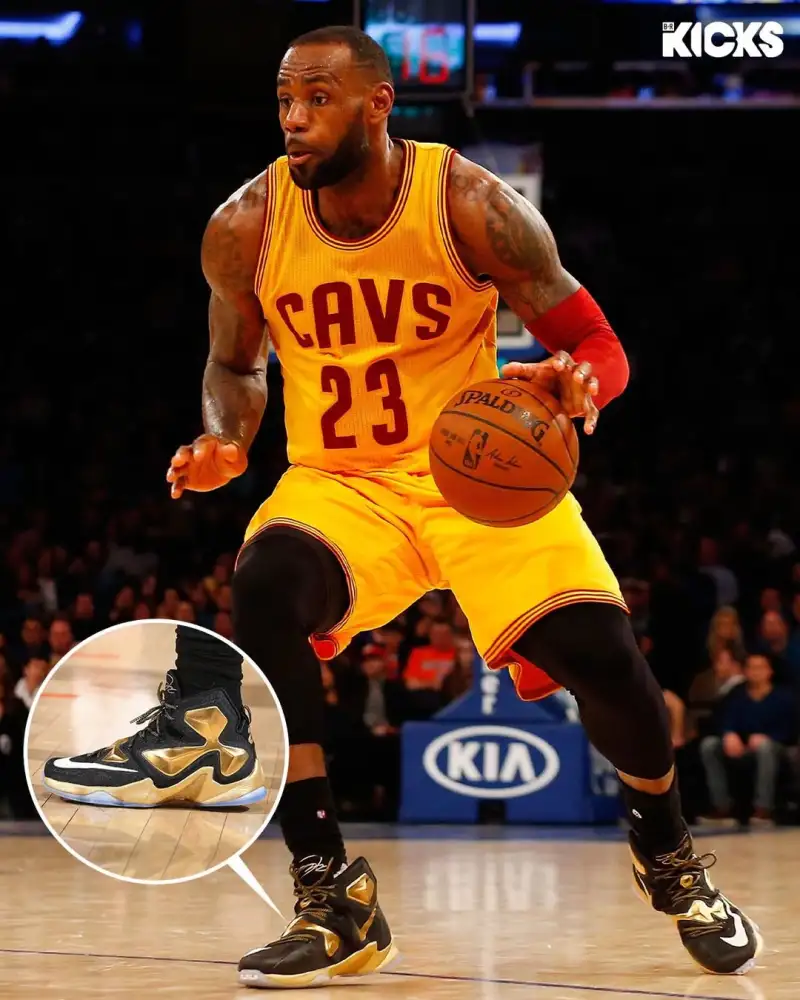 开云-B/R晒图回顾16赛季球员们穿着的经典球鞋：一起踏上回忆之旅